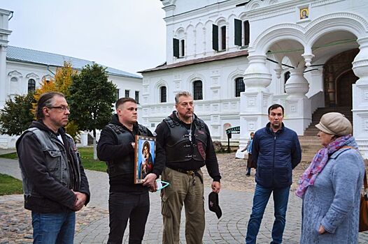 Байкеры «Ночные волки» подарили костромскому монастырю икону