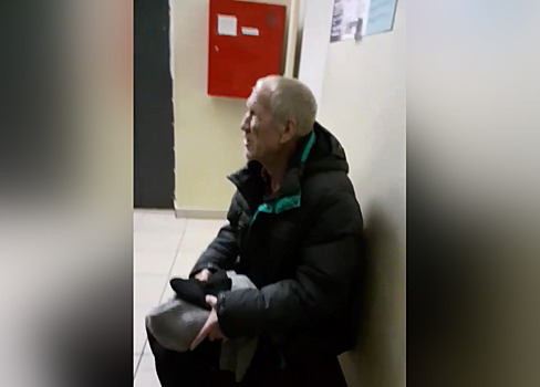 В соцсети появилось видео с пожилым нижегородцем, которому отказались помогать медики из Арзамаса