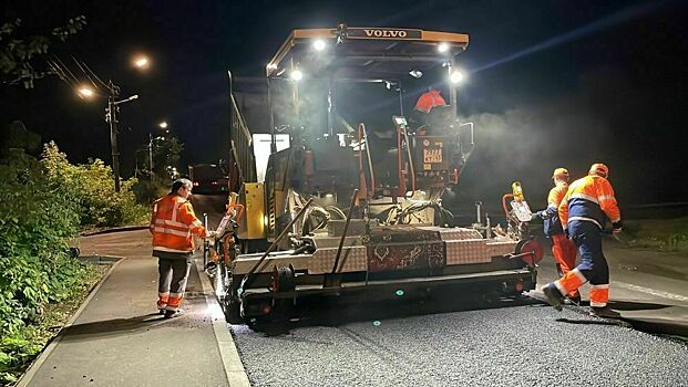 В Ганино асфальтируют улицы Центральную