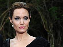 Анджелина Джоли рассказала о параличе половины лица