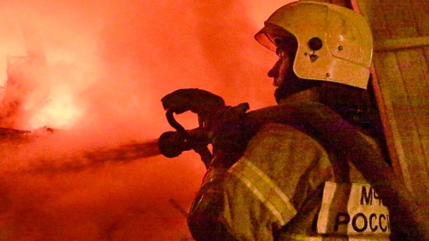 Один человек пострадал при пожаре на складе с лакокрасочной продукцией под Рязанью