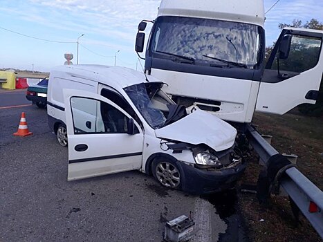 На Кубани водитель автомобиля «Opel» погиб в аварии на трассе «Дон»