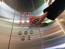 Почти 500 лифтов заменили в домах в Москве