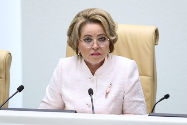 Матвиенко заверила, что в России не будет перехода на шестидневку