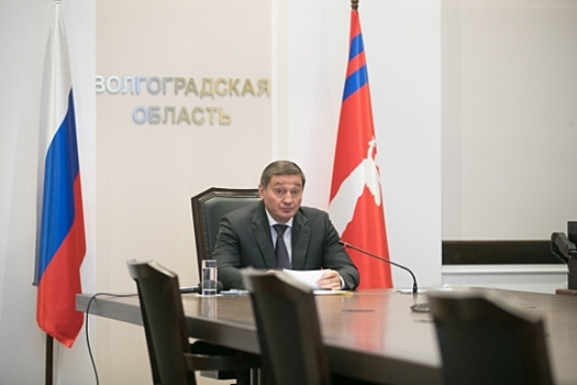 Бочаров поручил запустить движение через Волжскую ГЭС до конца недели