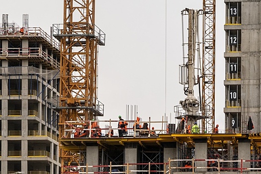 Застройщикам могут навязать строить площадки для опор связи возле новых ЖК