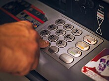 Россияне смогут вносить наличные на счета любых банков через банкоматы