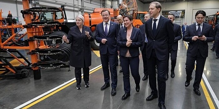 Мантуров осмотрел новую производственную площадку «Пегас-Агро»