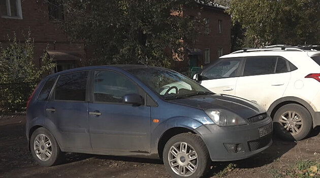 Любителей парковать машины на газонах начнут штрафовать на несколько тысяч рублей