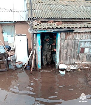 В Оренбуржье продолжают эвакуировать жителей из зон подтопления
