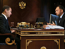 Медведев рассказал о программе поддержки экспорта автомобилей