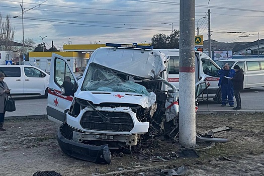В Керчи один человек погиб, еще трое пострадали в ДТП со "скорой"
