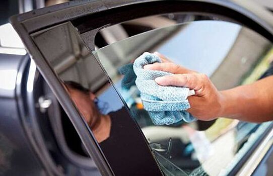 Как правильно вымыть стекла автомобиля