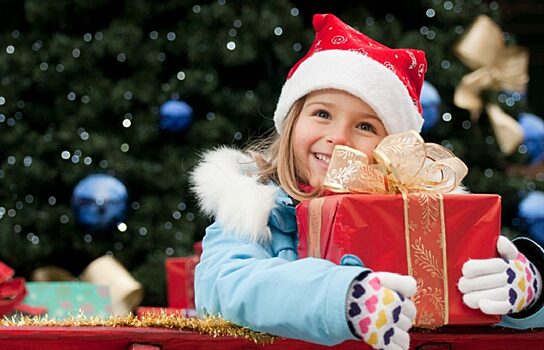 Более 500 свердловчан получили подарки от тайного Деда Мороза