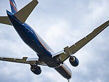 Российский самолет с отказавшим после взлета двигателем приготовился к посадке
