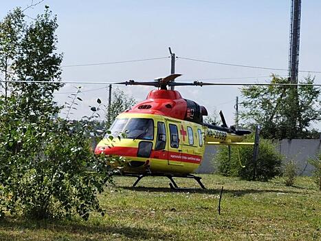 На территории инфекционной больницы в Чите экстренно сел вертолёт санавиации