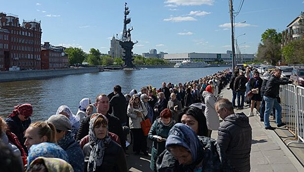 За два дня мощам Николая Чудотворца поклонились более 45 тыс. человек