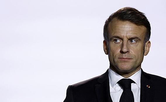 СМИ: Макрон после принятия бюджета превратится в хромую утку