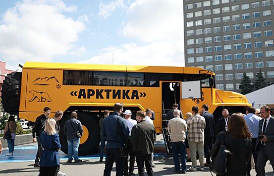 «Урал» представил обновленный арктический автобус