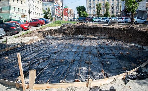 Работы по ремонту курского сквера «Спутник» продолжаются