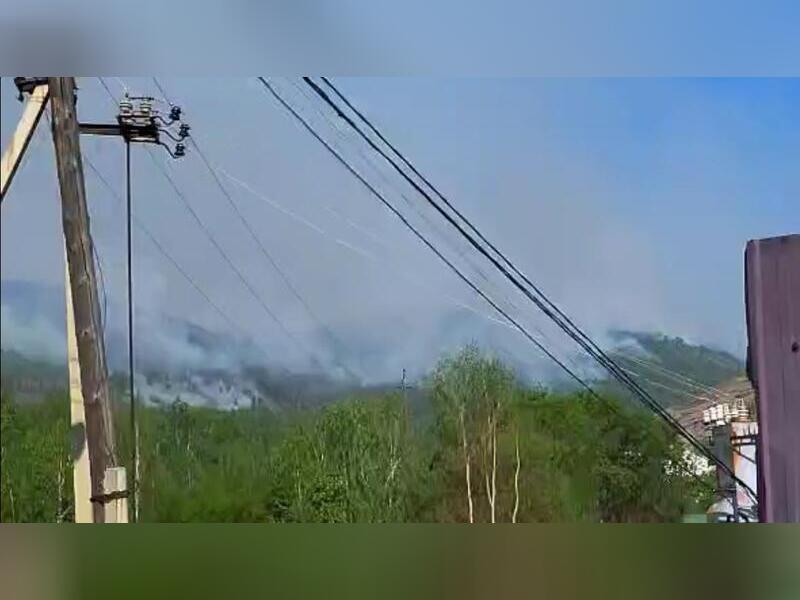 Пожар бушует рядом с СНТ «Сосновка»