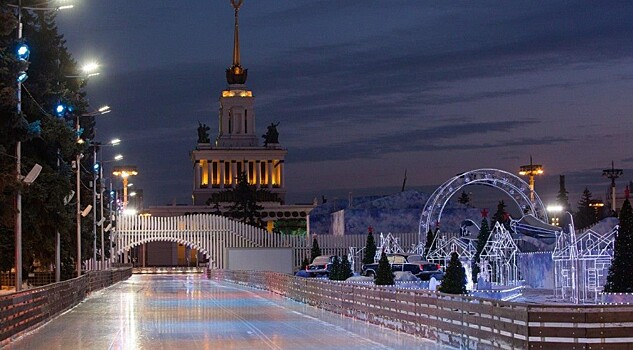 В Москве из-за плюсовой температуры закрываются катки с искусственным льдом