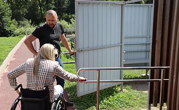 В Курске подрядчик отремонтирует покрытие около раздевалки для инвалидов на Боевке