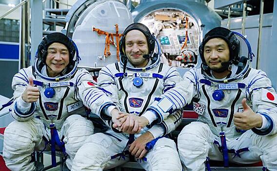 Чужим на орбите не место?