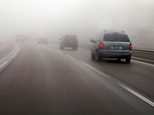 Почему при езде в тумане на автомобиле нельзя включать дальний свет