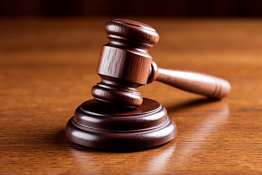 Обвинение требует крупный штраф и срок на 12 лет для экс-чиновника, подозреваемого во взятке