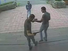 Погибший и двое раненых — разборки в Зеленограде попали в объективы камер наблюдения