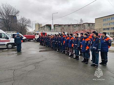 Свердловские спасатели выехали в Курган на борьбу с паводками
