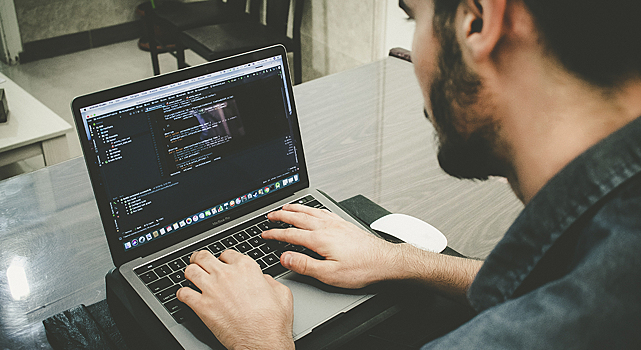 Из гуманитариев — в data science: как историки и лингвисты стали специалистами по ИИ