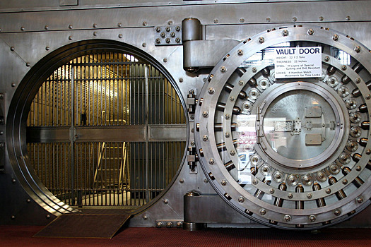 Воры проникли в хранилище банка и похитили десятки миллионов из депозитных ячеек