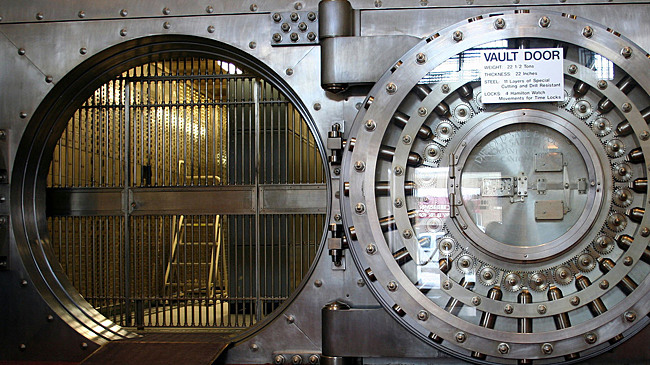 Воры проникли в хранилище банка и похитили десятки миллионов из депозитных ячеек