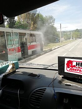 В сильную жару в Саратове задымился трамвай