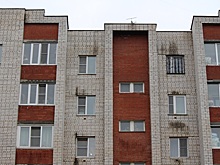 Жильцы аварийного дома на улице Ломоносова Нижнего Новгорода стали переезжать