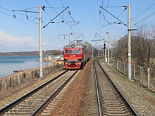 Движение автотранспорта временно ограничат на железнодорожных переездах Приморья