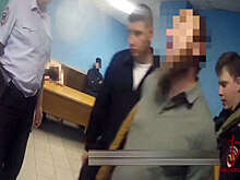В Москве на видео попали пассажиры, которые избили таксиста и угнали авто