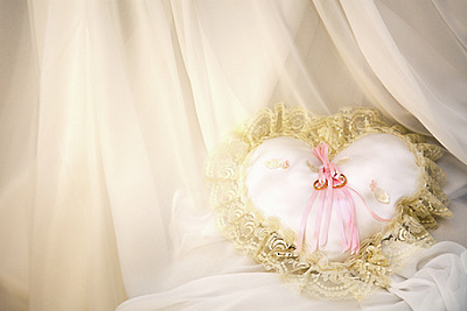 Более 560 пар поженятся в Подмосковье в новогодние праздники