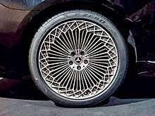 Тканевый салон и физические кнопки: чем удивил рестайлинговый Мерседес-S класса?