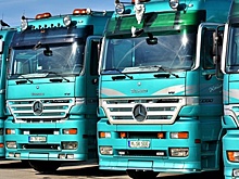 Жители деревни АРО ставят заслон грузовикам