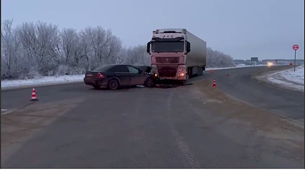 Двое взрослых и ребенок пострадали в ДТП с фурой в Нижегородской области