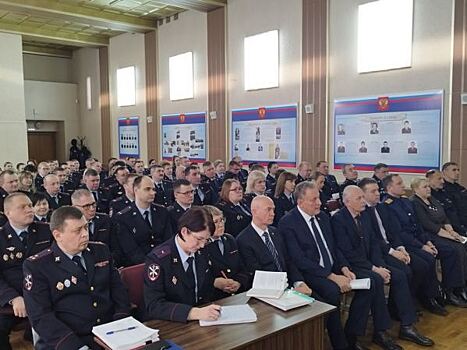 Начальник свердловского главка МВД Мешков подвел итоги работы нижнетагильской полиции по борьбе с преступностью
