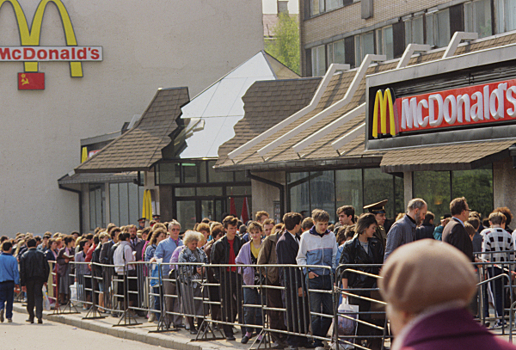 «Копейки вместо триллионов»: Потапенко сравнил продажу McDonald's с 1917 годом