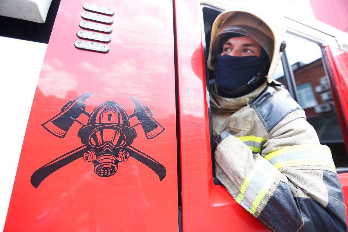 На Кубани увеличилось число пожарных на тушении пожара на нефтебазе