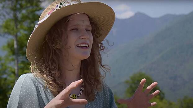 Mash: Певица Монеточка* закрыла ИП в России