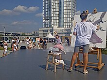 В Челябинске показали неискусственное искусство: ожившие картины, балет под открытым небом и рисование шваброй