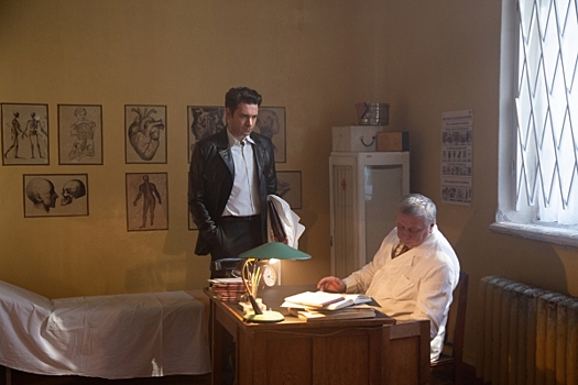 Актер Антон Хабаров о новом сериале-триллере, страхах и мистике на съемочной площадке