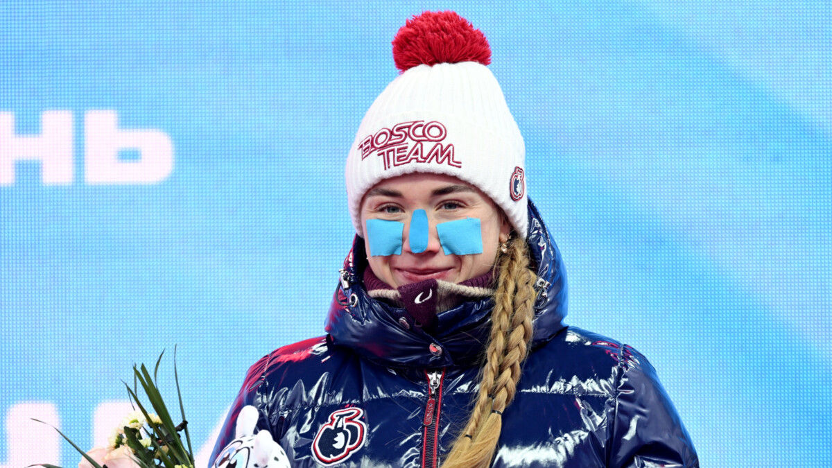Пантрина победила в скиатлоне на этапе Кубка России по лыжным гонкам